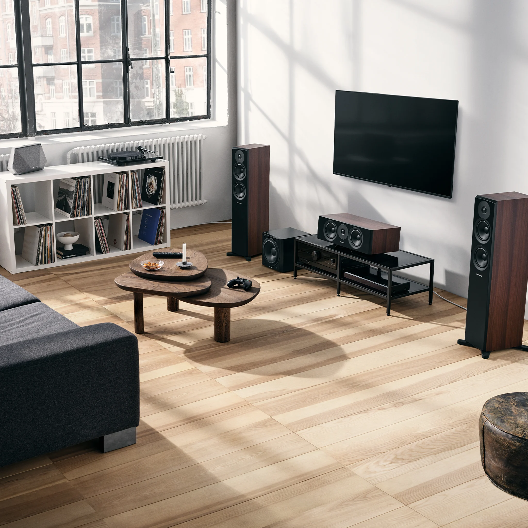 Dynaudio Emit — kwadratowy