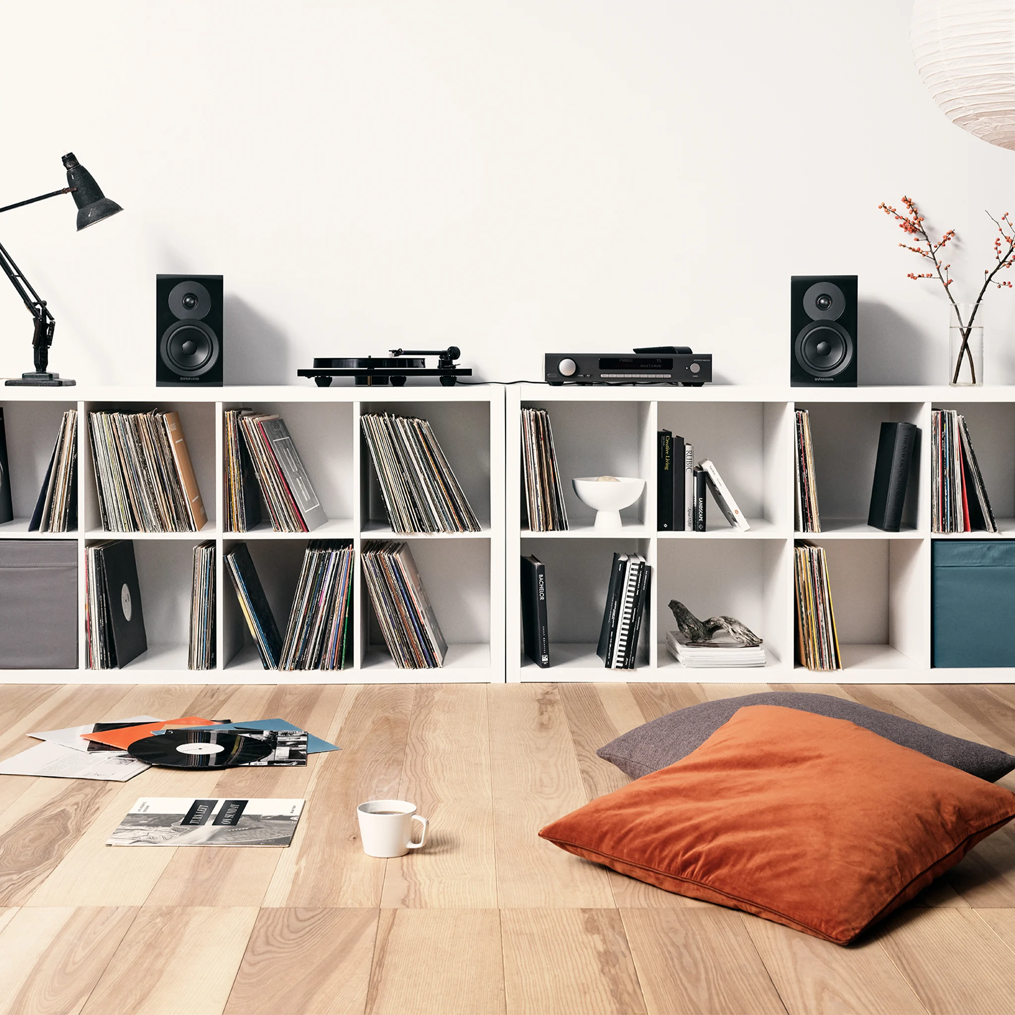 Dynaudio Emit 10 — kwadratowy