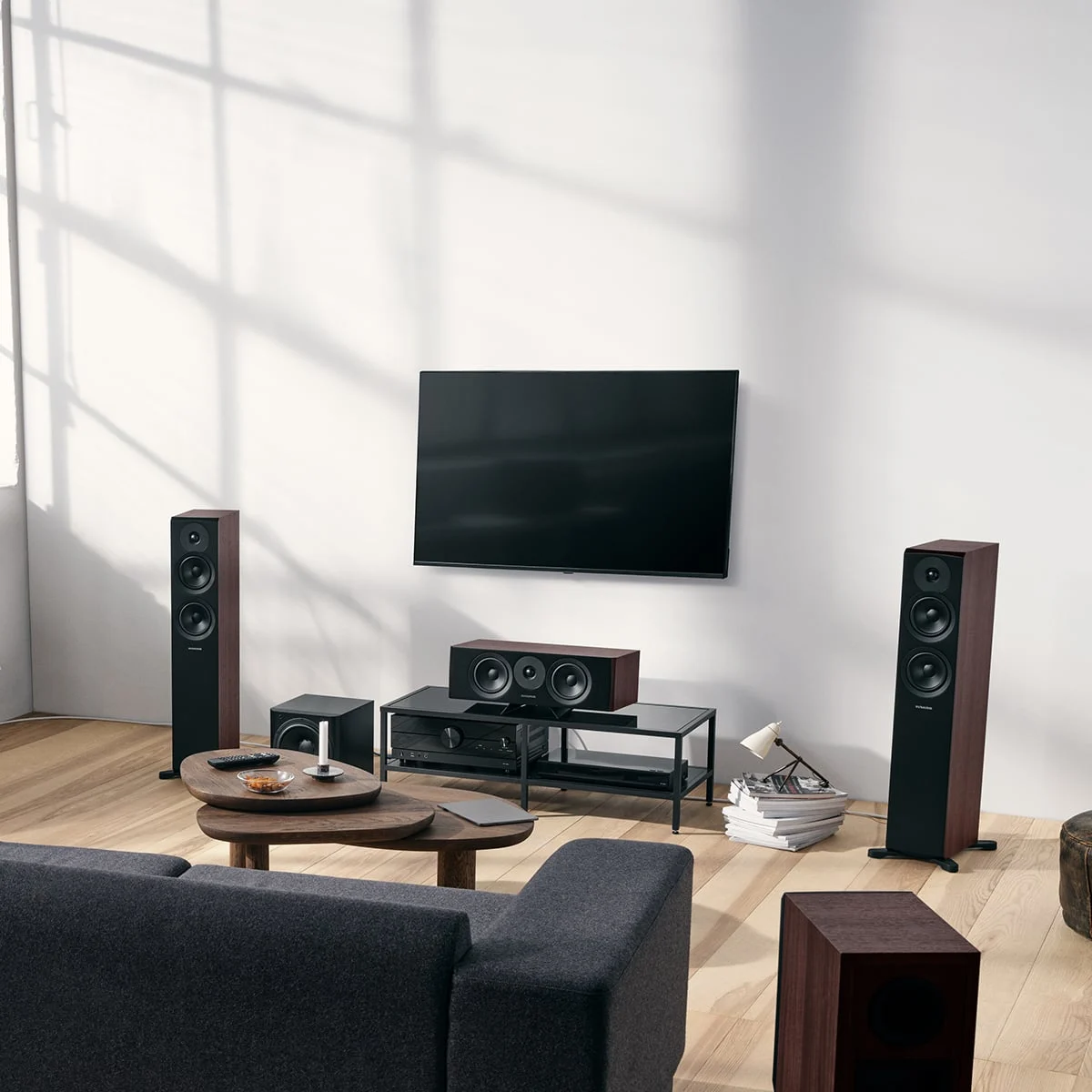 Dynaudio Emit 30 — kwadratowy