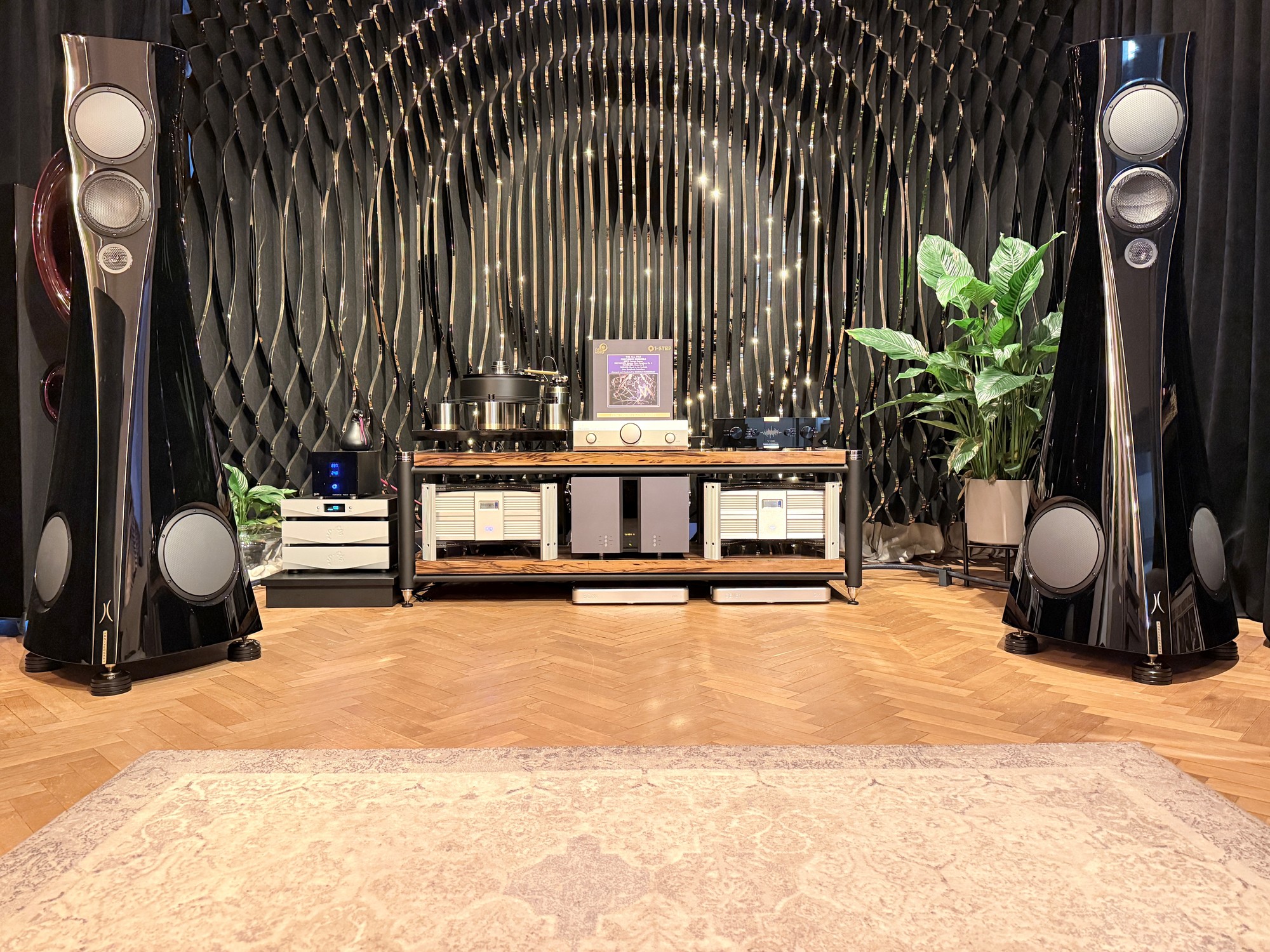 Salon Audio Nautilus Północ — poziomy