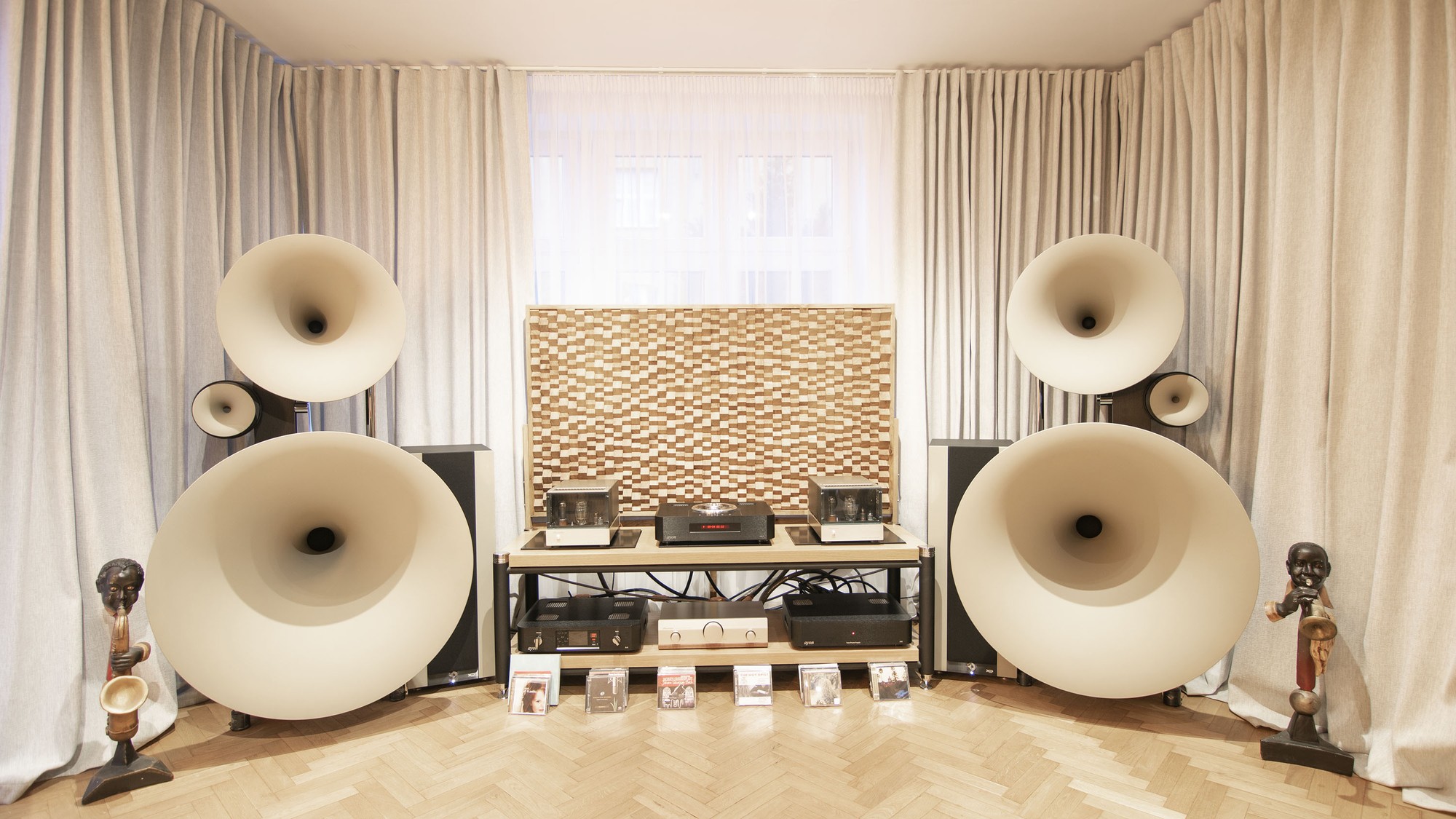 Salon Audio Nautilus Północ — poziomy