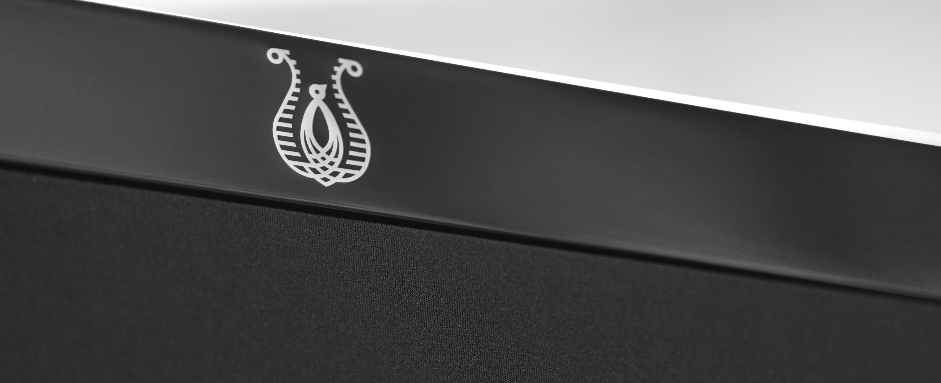 Lirogon Origin — detal panelu elektrostatycznego