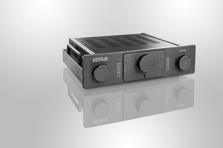 Octave HP 700 — widok pod kątem