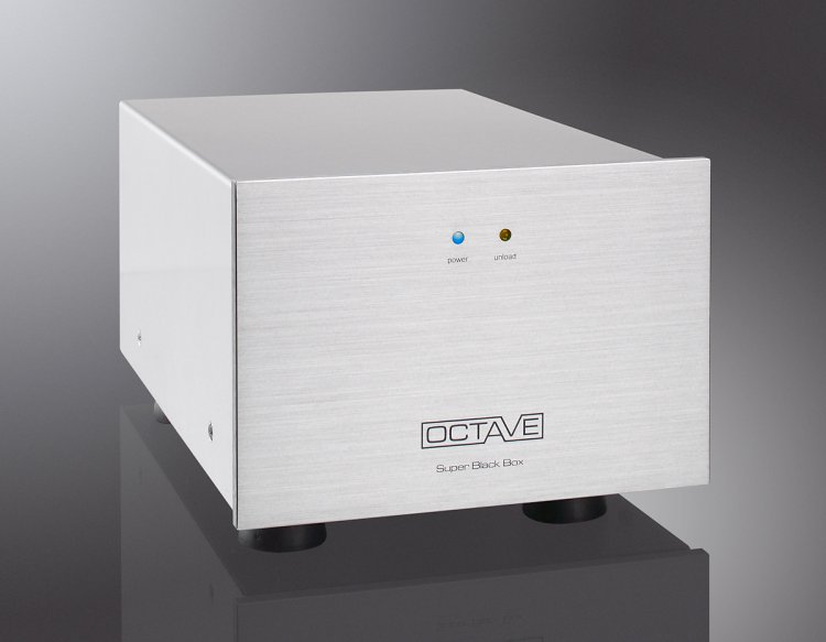 Octave Super Black-Box — widok z boku